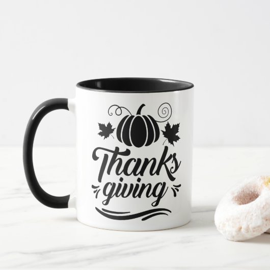 Cute Pumpkin met Text Thanksgiving Typografie Mok (Met donut)