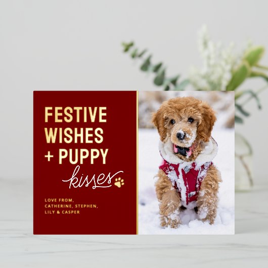 Cute Puppy Kisses Christmas Folie Feestdagenkaart (Staand Voorkant)