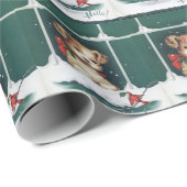 Cute Puppy op Kerstdag op raam Cadeaupapier (Rol Hoek)