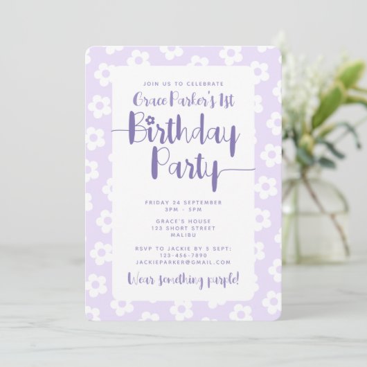Cute Purple Daisy Pattern 1st Birthday Party Kaart (Staand voorkant)