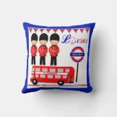 Cute Queens Guard Red Bus London Thed Design Kussen (Achterkant)