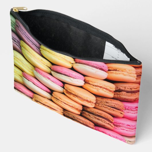 Cute Quirky Colorful Macaroons Etui (Open)