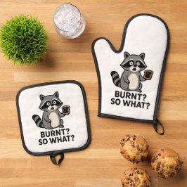 Cute Raccoon Cooking – Funny Animal Illustration Ovenwant & Pannenlap Set