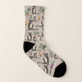 Cute Raccoon in Pine Forest Pattern Sokken (Links binnenkant)