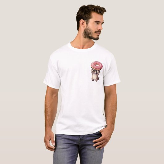 Cute Raccoon Lifting Giant Pink Glazed Donut T-shirt (Voorkant volledig)