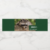 Cute Raccoon Resting on a Log Birthday Waterfles Etiket (Enkel label)