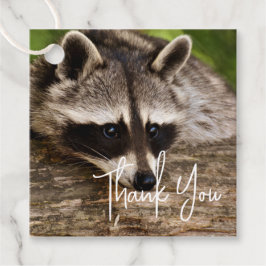 Cute Raccoon Resting on a Log Dank u Bedankjes Labels
