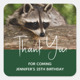 Cute Raccoon Resting on a Log Dank u Vierkante Sticker