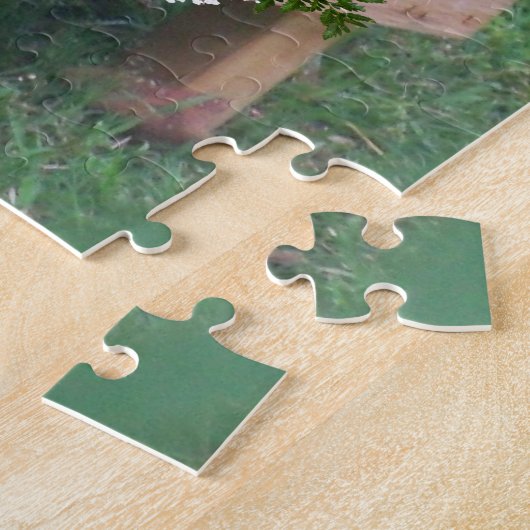 Cute Raccoon with Flowers is al in het Engels. De  Legpuzzel (Zijkant)