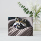 Cute Racoon in een zachte deken Briefkaart (Staand voorkant)