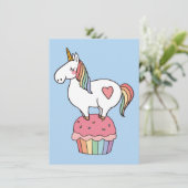 Cute Rainbow Unicorn op Birthday Cupcake Kaart (Staand voorkant)