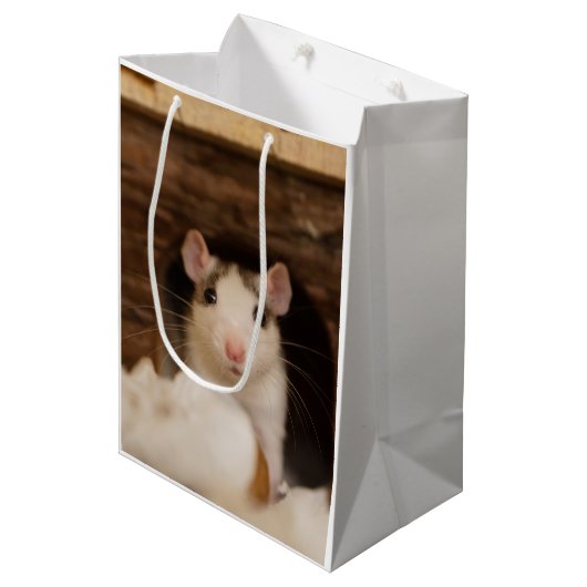 Cute Rat Medium Cadeauzakje (Voorkant Gekanteld)