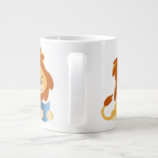 Cute Reading Cartoon Lion Jumbo Mok (Achterkant)