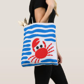 Cute Red Crab & Blue Waves Coastal Tote Bag (Dichtbij)