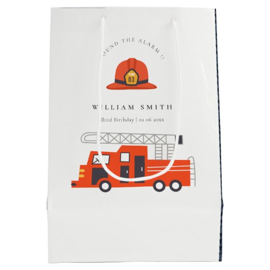 Cute Red Firetruck Engine Kinder elke zondag Medium Cadeauzakje (Achterkant)