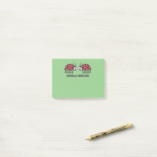 Cute Red Green Black Curious Ladybug en Spots Post-it® Notes (Op bureau)