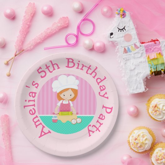 Cute Red Hair Girl Baking Birthday Party Papieren Bordje (Feest)