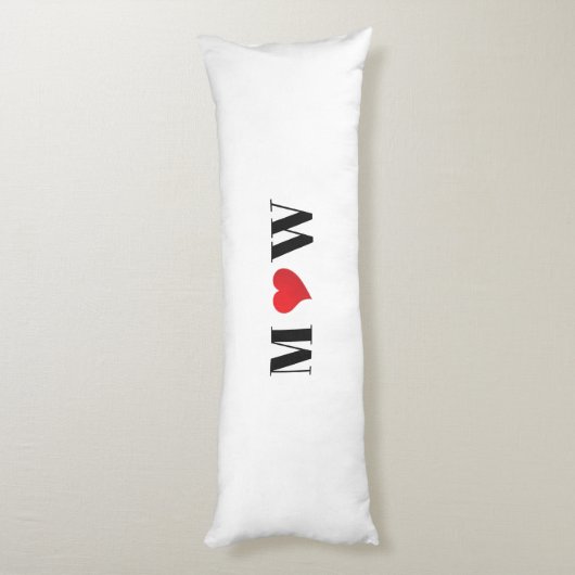 Cute red hart aangepaste initialen monogram lichaamskussen (Achterkant (Verticaal))