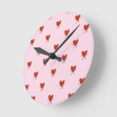 Cute Red Hearts Seamless Love Pattern on Pink Ronde Klok (Hoek)