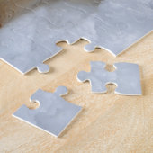 Cute red japanese akita in sneeuw met grijze muis legpuzzel (Zijkant)