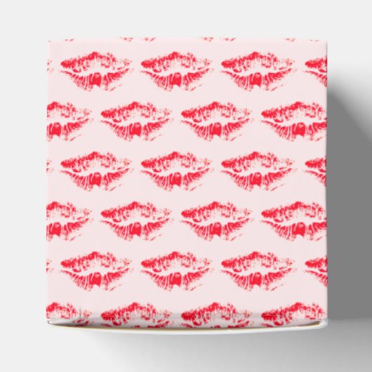 Cute Red Kisses Blush Pink Valentijnsdag Bedankdoosjes (Bovenkant)