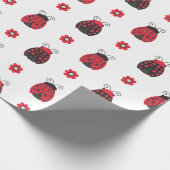 Cute Red Ladybug Cadeaupapier (Hoek)