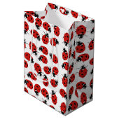 Cute Red Ladybug Pattern Medium Cadeauzakje (Voorkant Gekanteld)