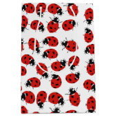 Cute Red Ladybug Pattern Medium Cadeauzakje (Voorkant)