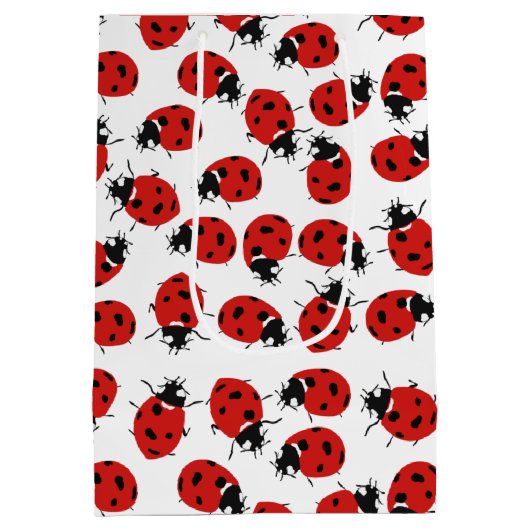 Cute Red Ladybug Pattern Medium Cadeauzakje (Achterkant)