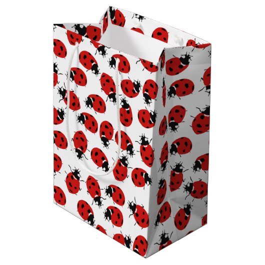 Cute Red Ladybug Pattern Medium Cadeauzakje (Achterkant Gekanteld)