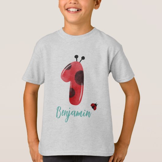 Cute red Polka dot Ladybug 1st Birthday party name T-shirt (Voorkant)