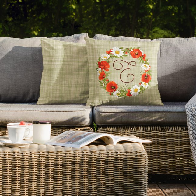 Cute Red Poppy White Yellow Daisy Flowers Wreate Buitenkussen (Creator heeft geüpload)