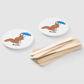 Cute red squirrel met paraplu-cartoon handwaaier (Niet-gemonteerd)