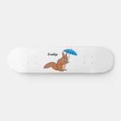 Cute red squirrel met paraplu-cartoon persoonlijk skateboard (Horizontaal)