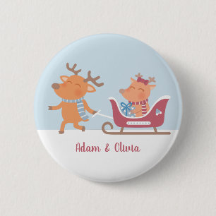 Cute Reindeer Pulls Sleigh Kerstmis Button