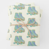 Cute Retro 80s Roller Schaatsen Pattern in Pastels Inpakpapier Vel (In situ)