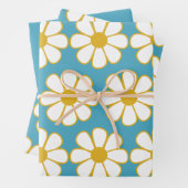 Cute Retro Floral Daisy Pattern Mustard and Blue Inpakpapier Vel (In situ)