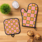 Cute Retro Hippie Flower Checkerboard Roze Groen Ovenwant & Pannenlap Set (Top down)