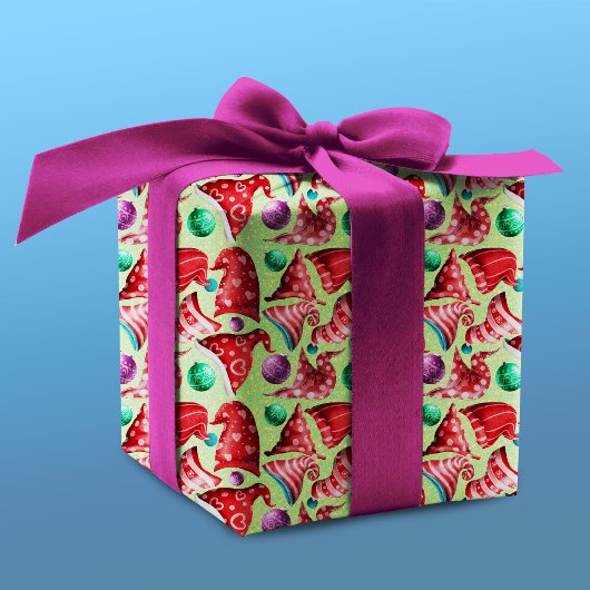 Cute retro  rode groene gnoom petten patroon cadeaupapier