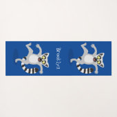 Cute ring tail lemur dansend cartoon illustratie yogamat (Achterkant (horizontaal))