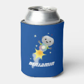 Cute robot vliegend in de cartoon van de ruimte blikjeskoeler (Blikje Voorkant)