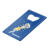 Cute robot vliegend in de cartoon van de ruimte creditkaart flessenopener (Achterkant Gekanteld)