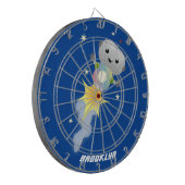 Cute robot vliegend in de cartoon van de ruimte dartbord (Voorkant Links)