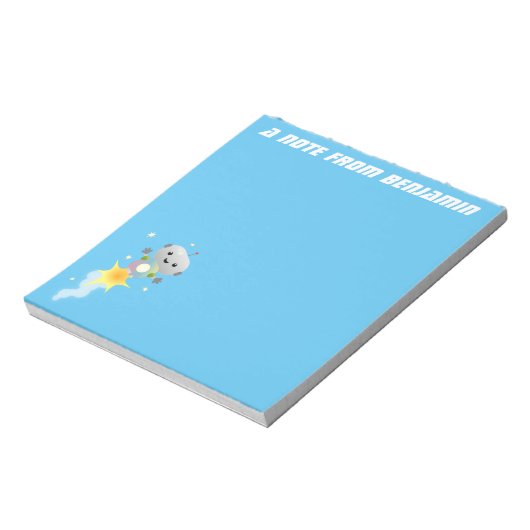 Cute robot vliegend in de cartoon van de ruimte notitieblok (Linkerzijde)