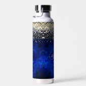Cute royal blue gold faux glitter monogram waterfles (Rechts)