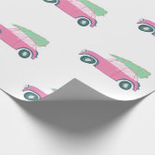 Cute roze auto met kerstboom in Waterverf Cadeaupapier (Hoek)