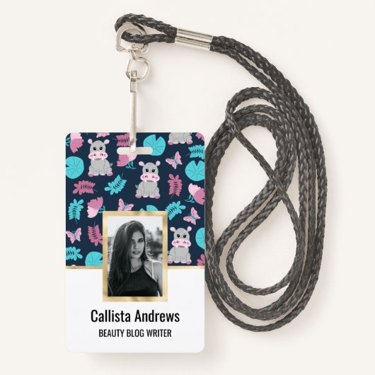 Cute roze Blauwgroen Hippo Floral Butterfly Lily P Badge (Voorkant met draagriem)