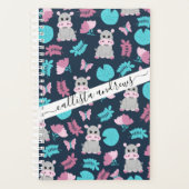 Cute roze Blauwgroen Hippo Floral Butterfly Lily P Planner (Voorkant)