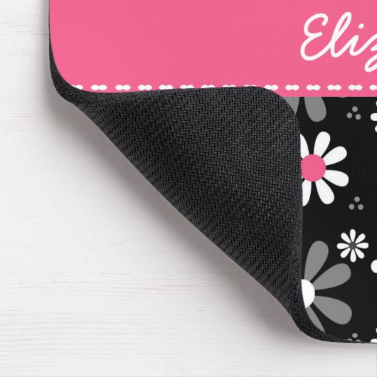 Cute roze en Black Girly Mod Daisies met naam Muismat (Hoek)