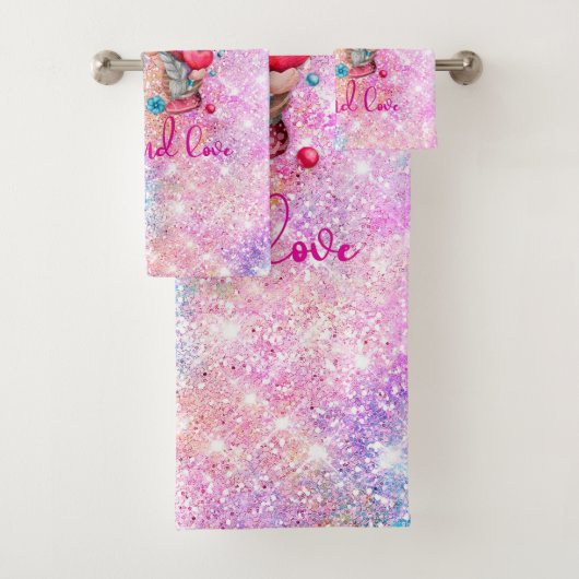 Cute roze faux glitter gnome kerstmonogram bad handdoek (Insitu)